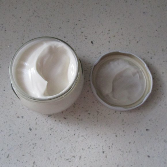 Elariia Perlier Acacia Rich Body Cream 200 ml NEW - Picture 6 of 8